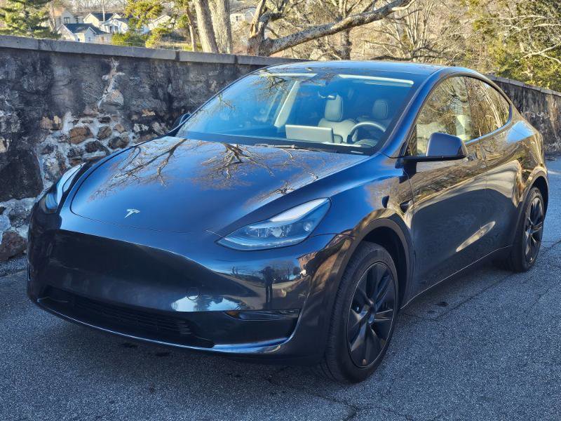 Used 2024 Tesla Model Y Long Range RWD image 14