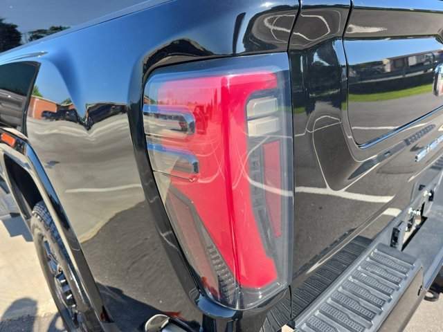 Used 2024 GMC Sierra 2500 AT4 image 35