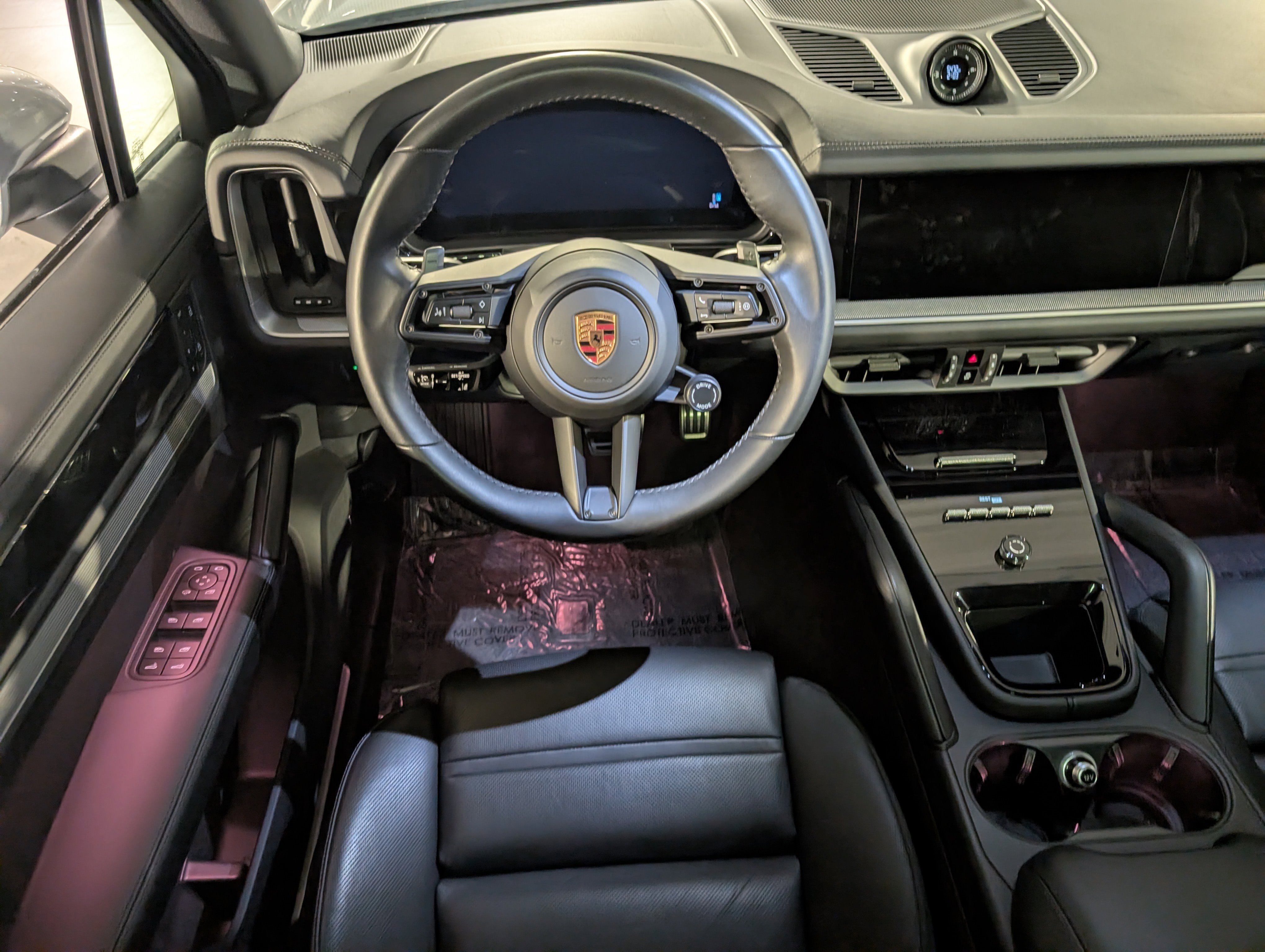 Certified 2025 Porsche Cayenne S image 6