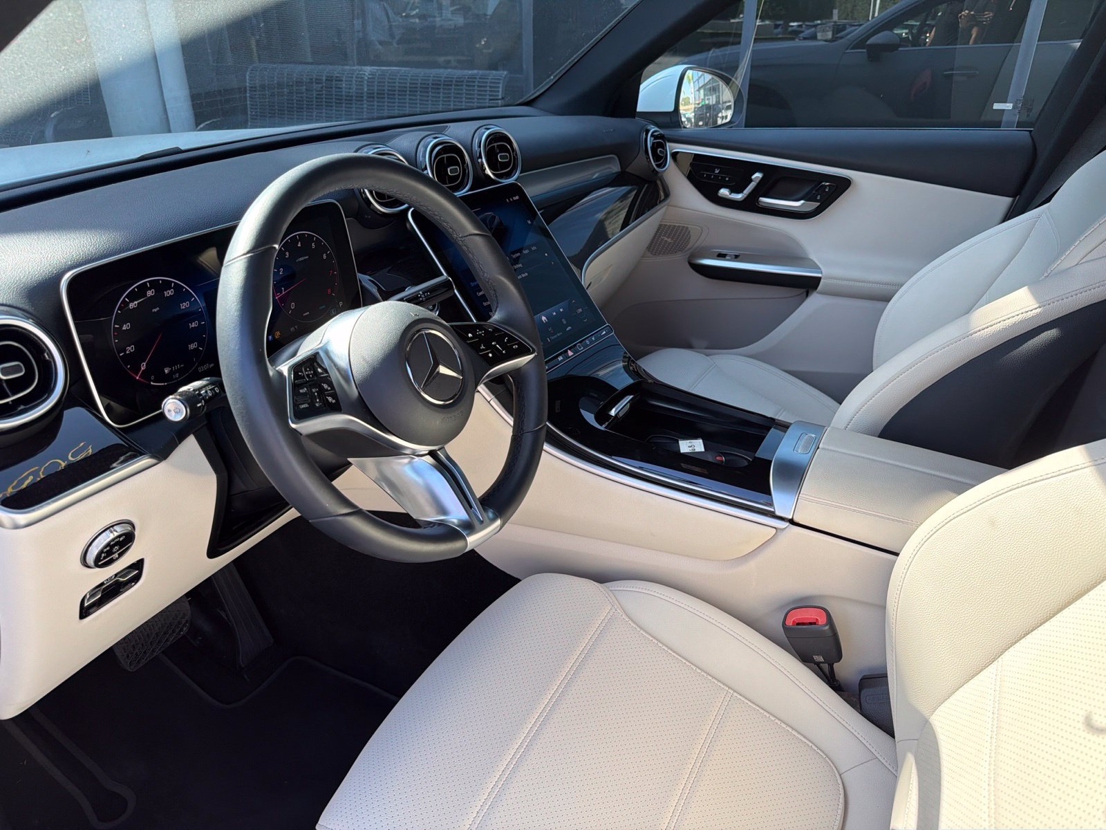 Used 2026 Mercedes-Benz GLC 300 image 5