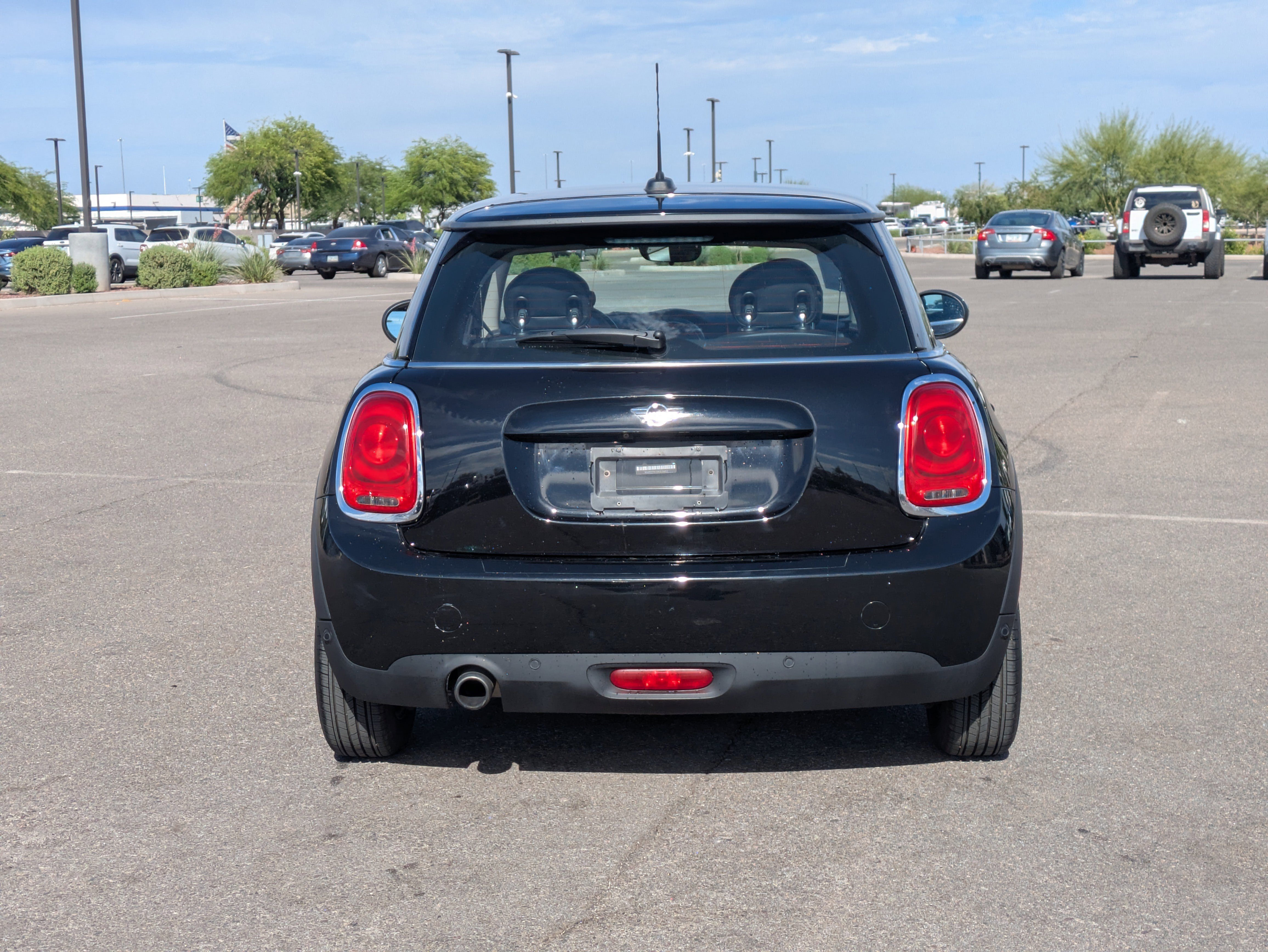 Used 2019 MINI Cooper 2-Door Hardtop image 4