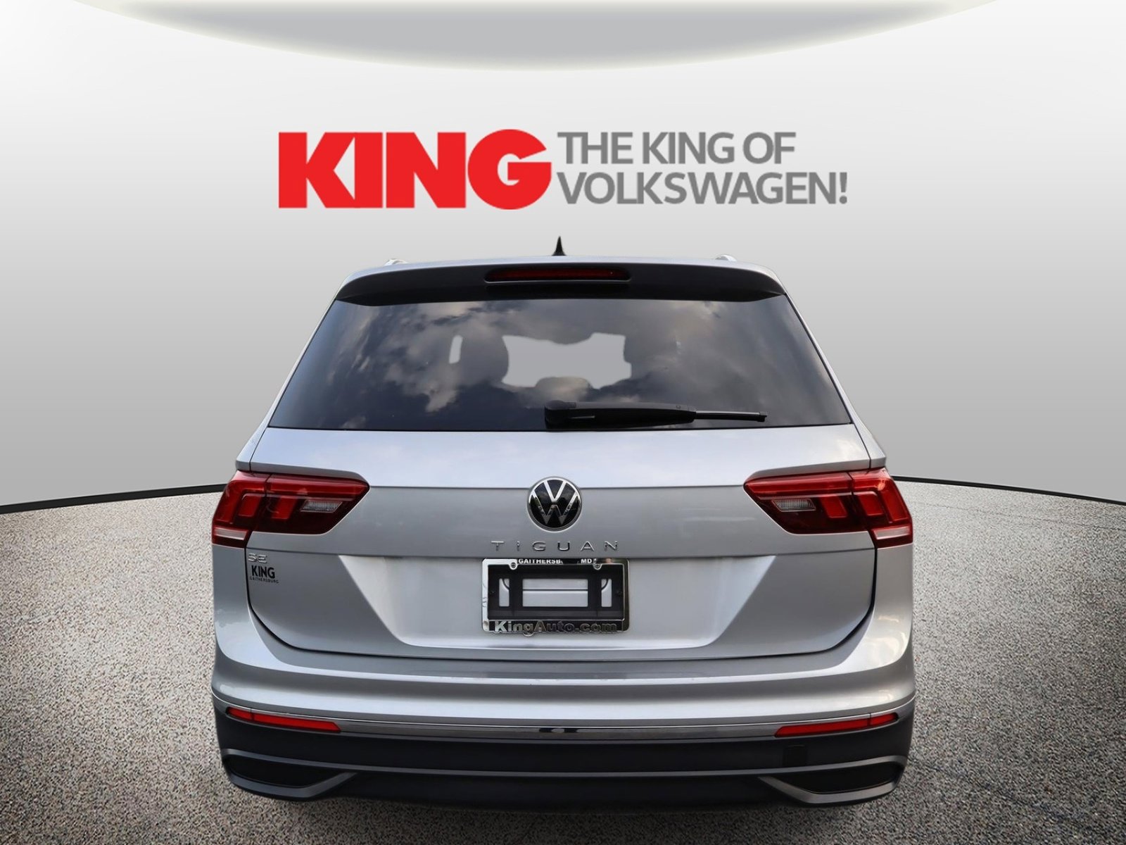 Certified 2024 Volkswagen Tiguan SE FWD image 4
