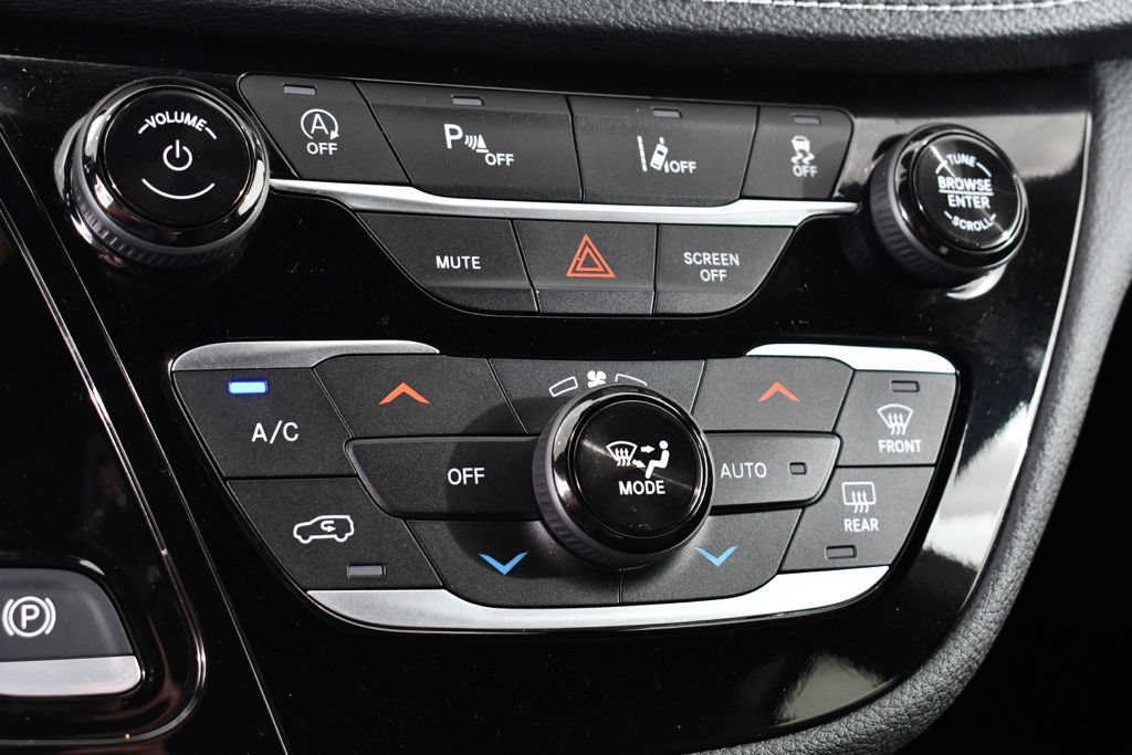Used 2026 Chrysler Pacifica Select FWD image 29