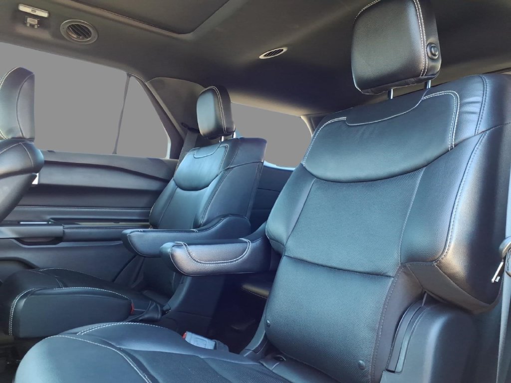 Used 2020 Ford Explorer ST w/ Premium Technology Package AWD/4WD image 4