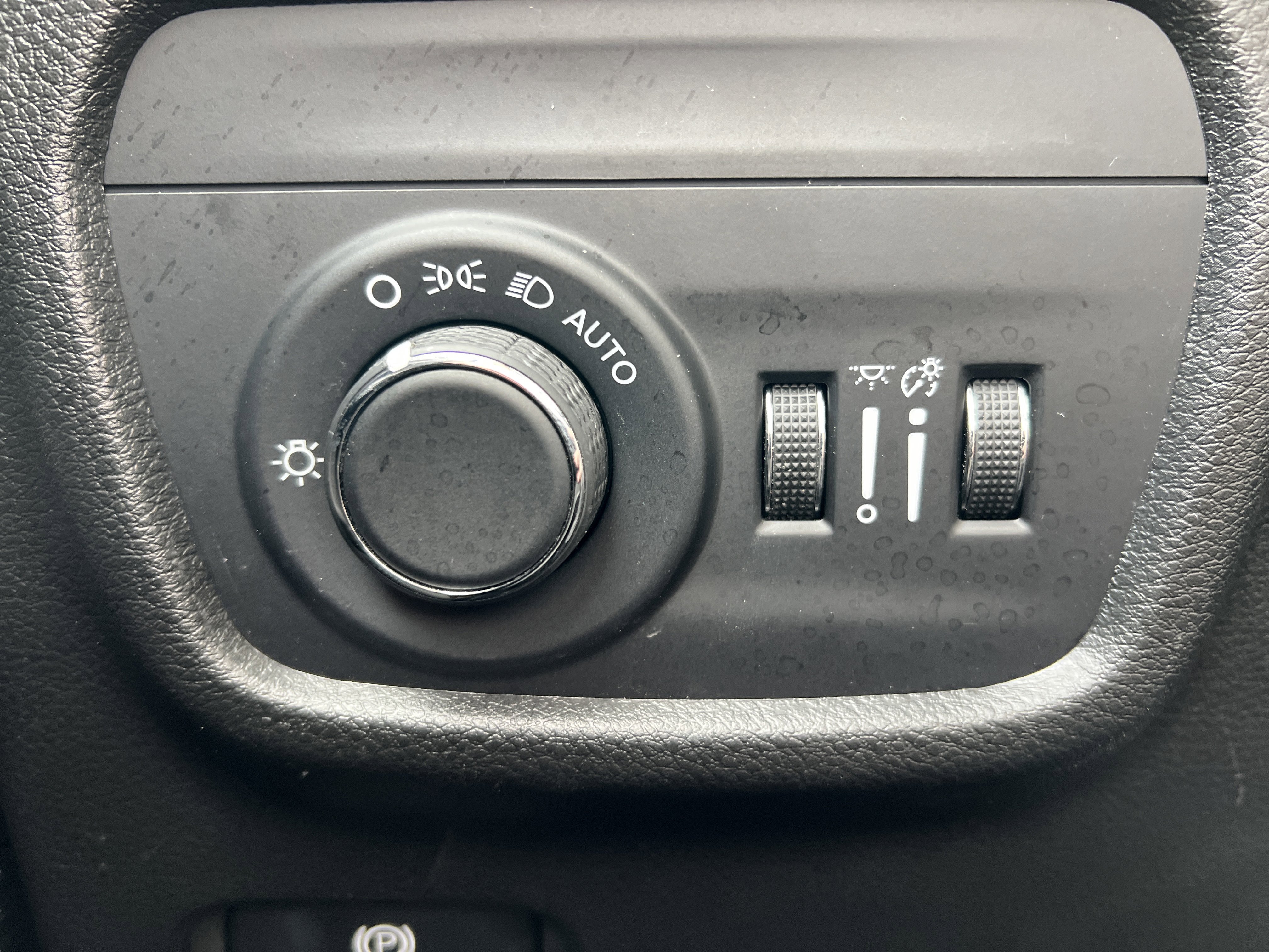 Used 2024 Jeep Grand Cherokee Altitude AWD/4WD image 29