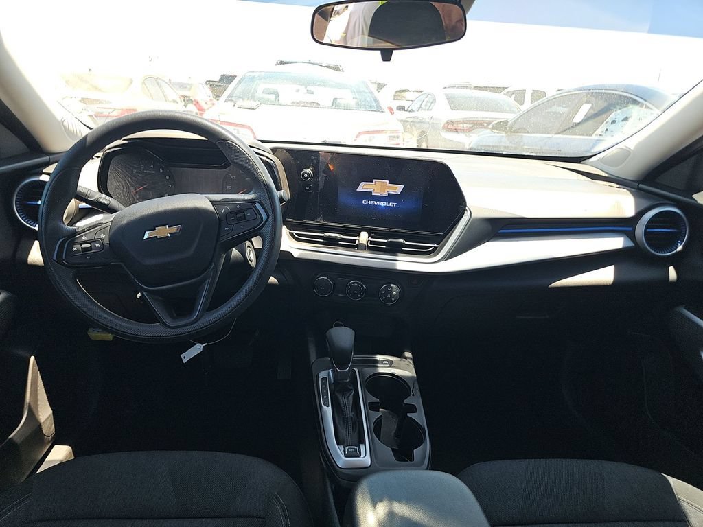 Used 2024 Chevrolet Trax LS FWD image 5