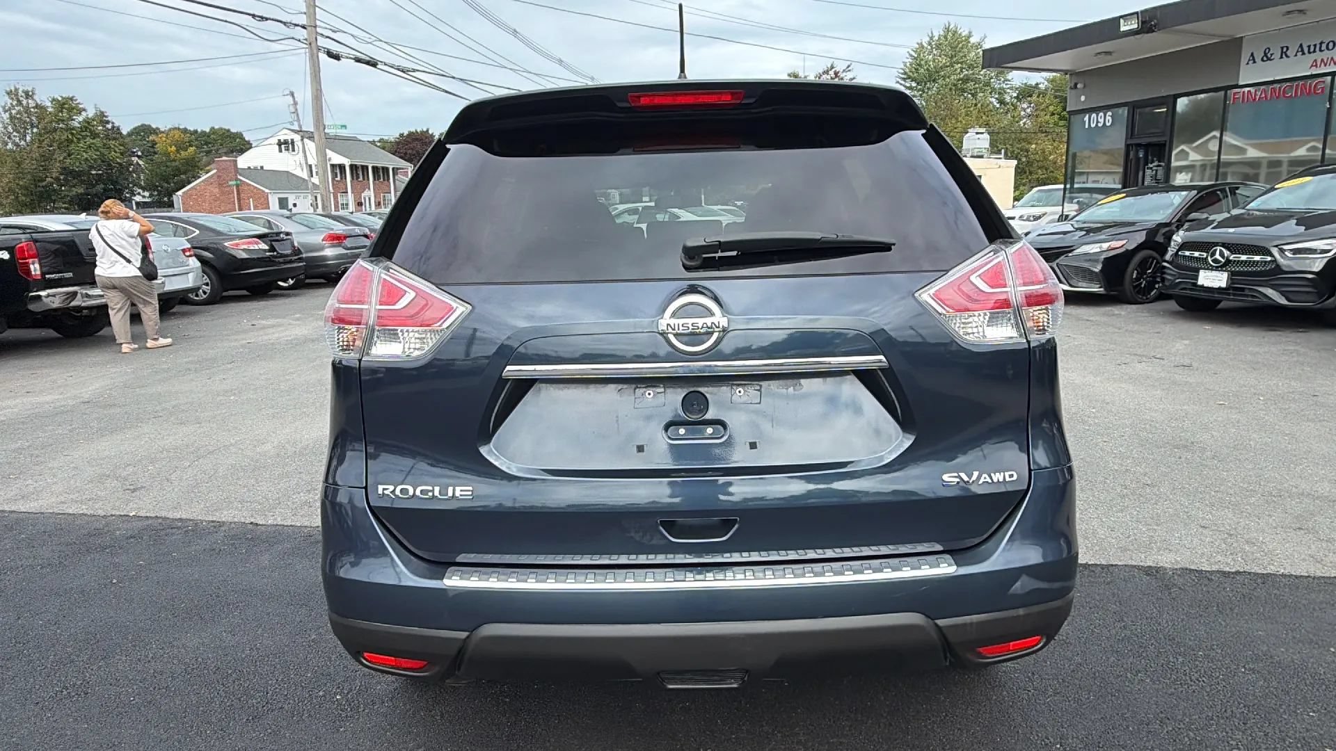 Used 2015 Nissan Rogue SV w/ SV Moonroof Package AWD/4WD image 6
