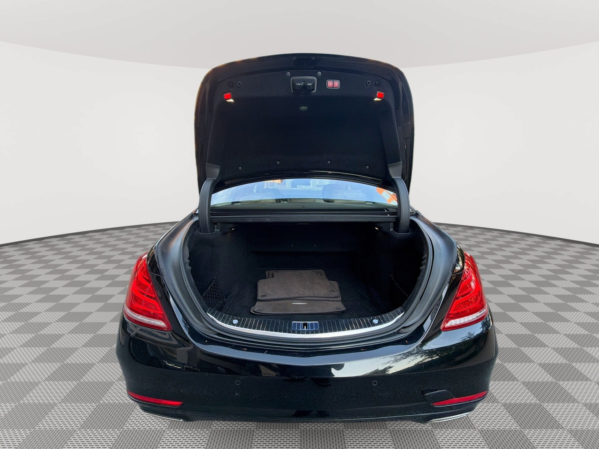 Used 2017 Mercedes-Benz S 550 4MATIC Sedan image 21