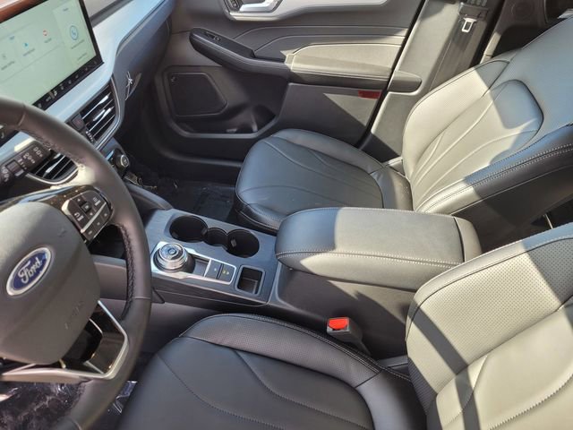 New 2025 Ford Escape SE w/ PHEV Premium Package FWD image 17