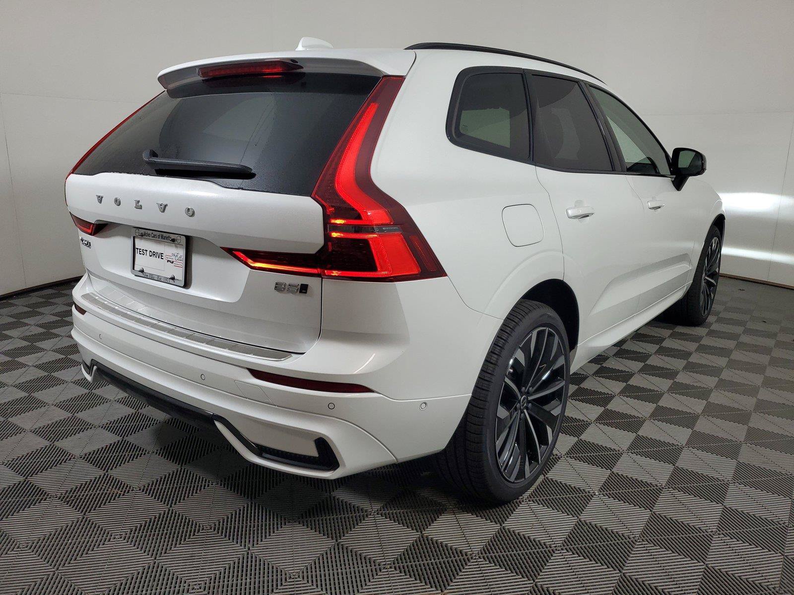 New 2027 Volvo XC60 B5 Ultra AWD/4WD image 6