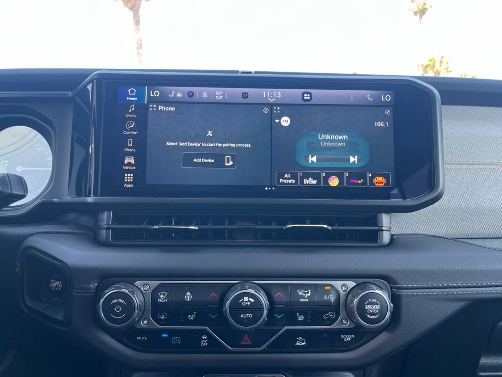 Used 2025 Jeep Wrangler Unlimited Sahara AWD/4WD image 22