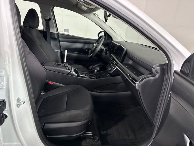 Certified 2025 Hyundai Tucson SE image 28