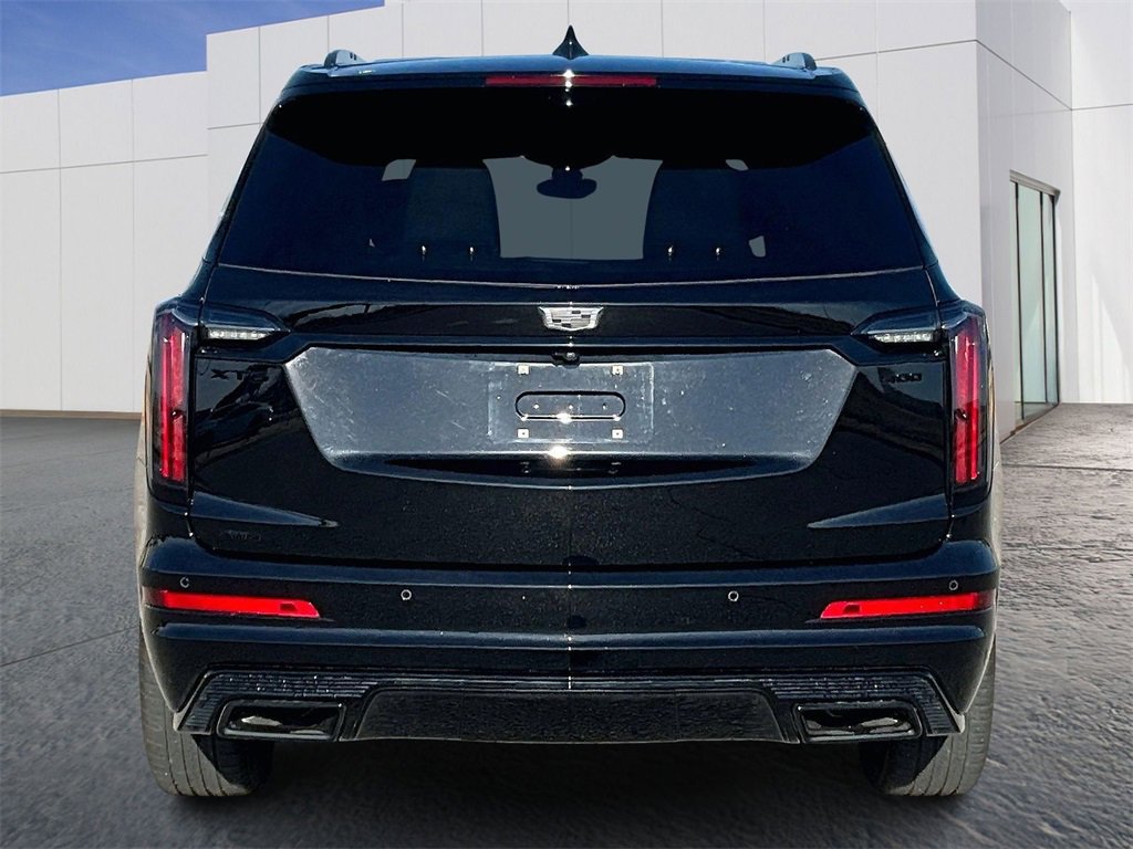 Used 2023 Cadillac XT6 Sport w/ LPO, ONYX Package image 6