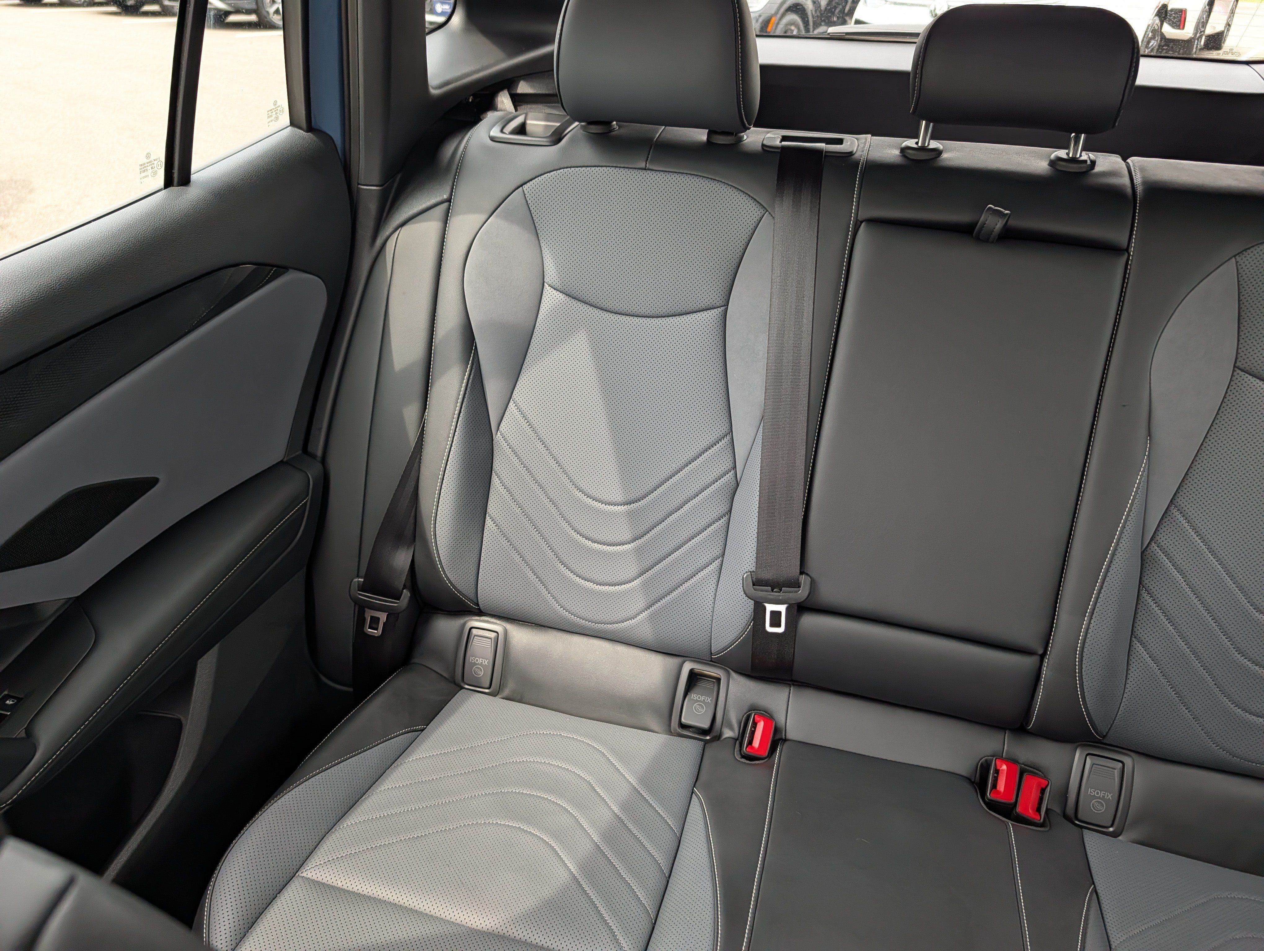 Certified 2025 Volkswagen Tiguan SE R-Line AWD/4WD image 12