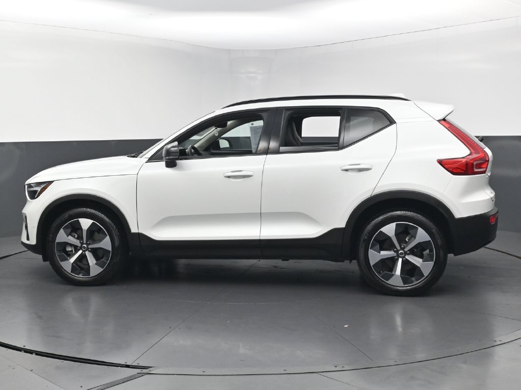 Used 2026 Volvo XC40 B5 Plus AWD/4WD image 12