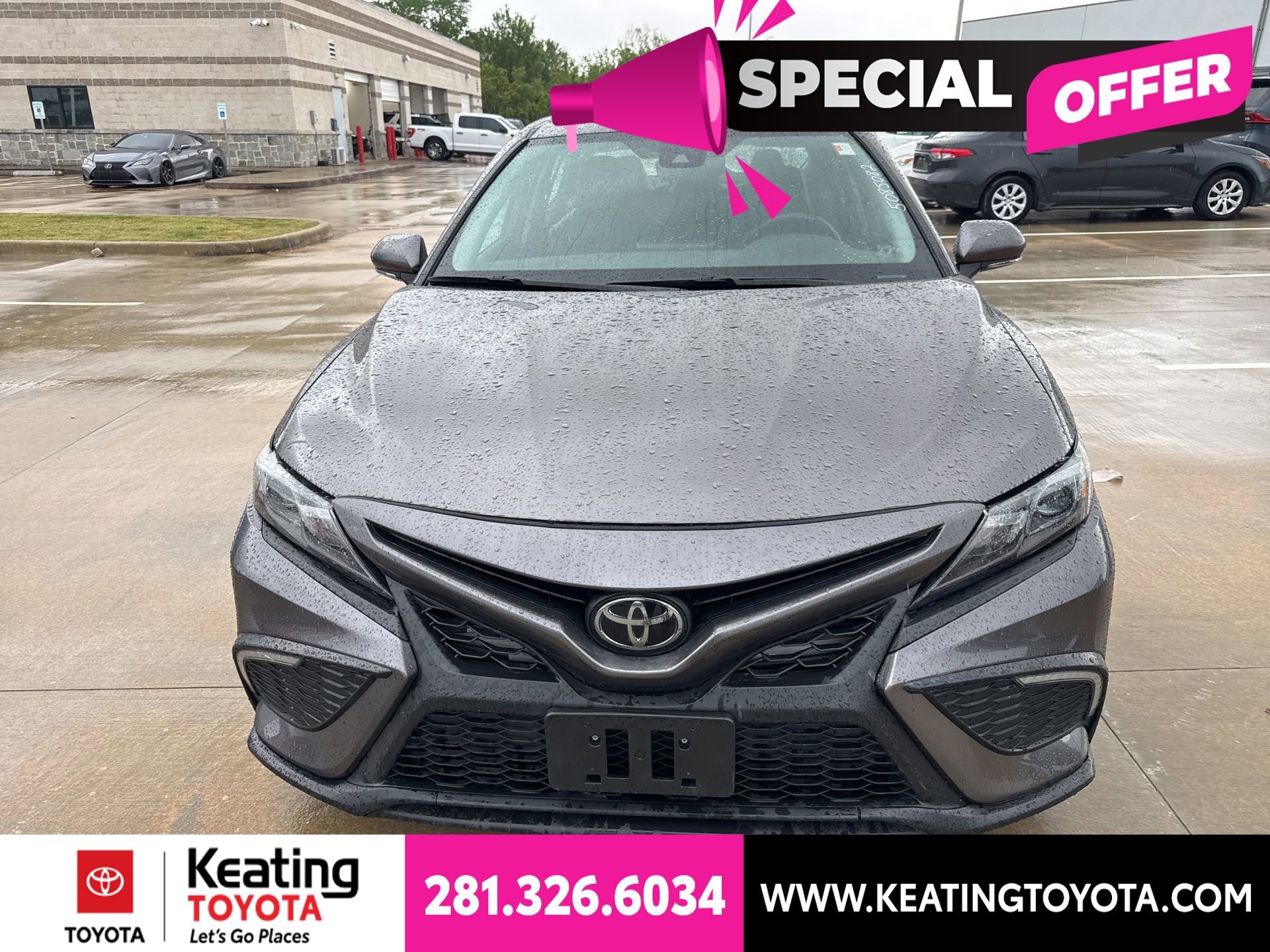 Used 2023 Toyota Camry SE FWD image 2