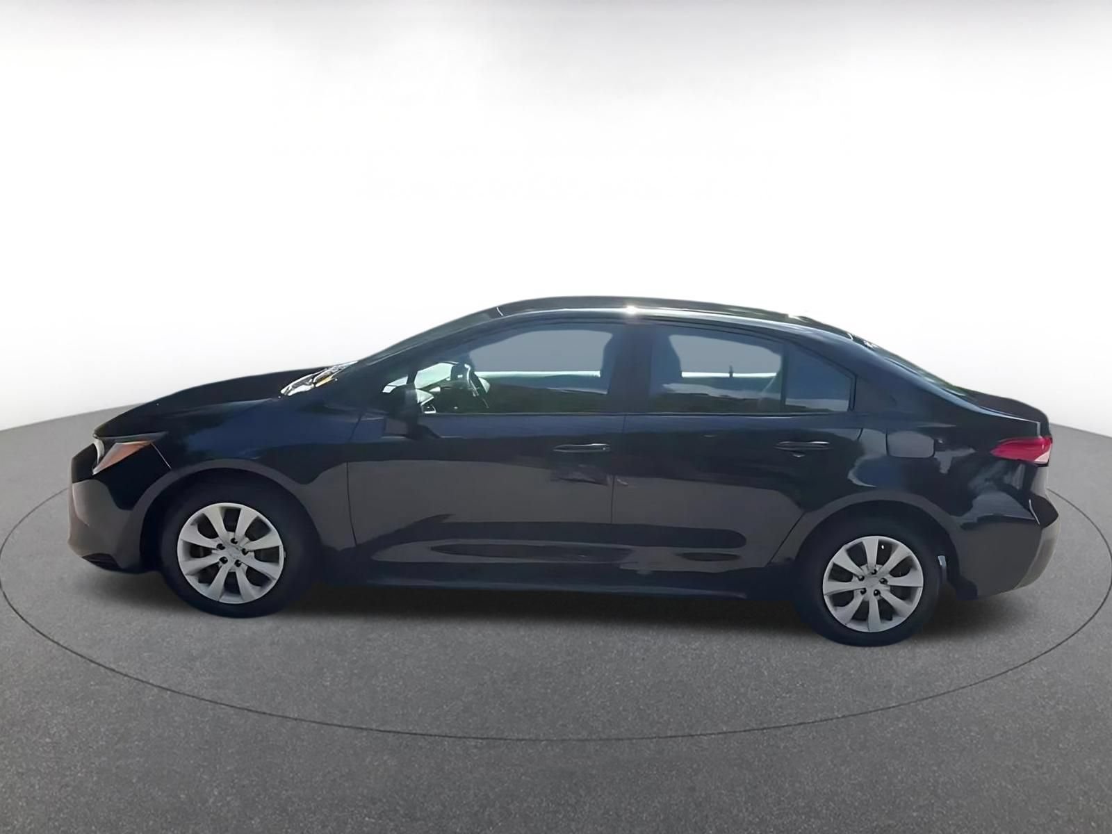 Used 2025 Toyota Corolla LE FWD image 8