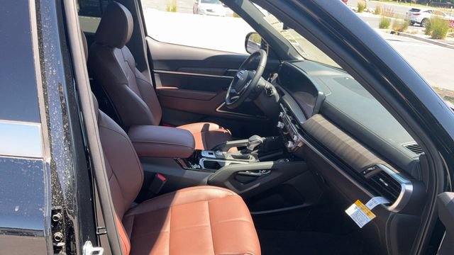Used 2025 Kia Telluride SX w/ SX Captain's Chair Package AWD/4WD image 37