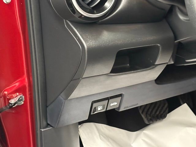 Used 2022 Nissan Kicks SR image 15