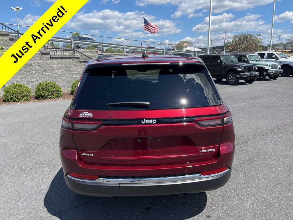Used 2024 Jeep Grand Cherokee Laredo w/ Trailer Tow Package image 8