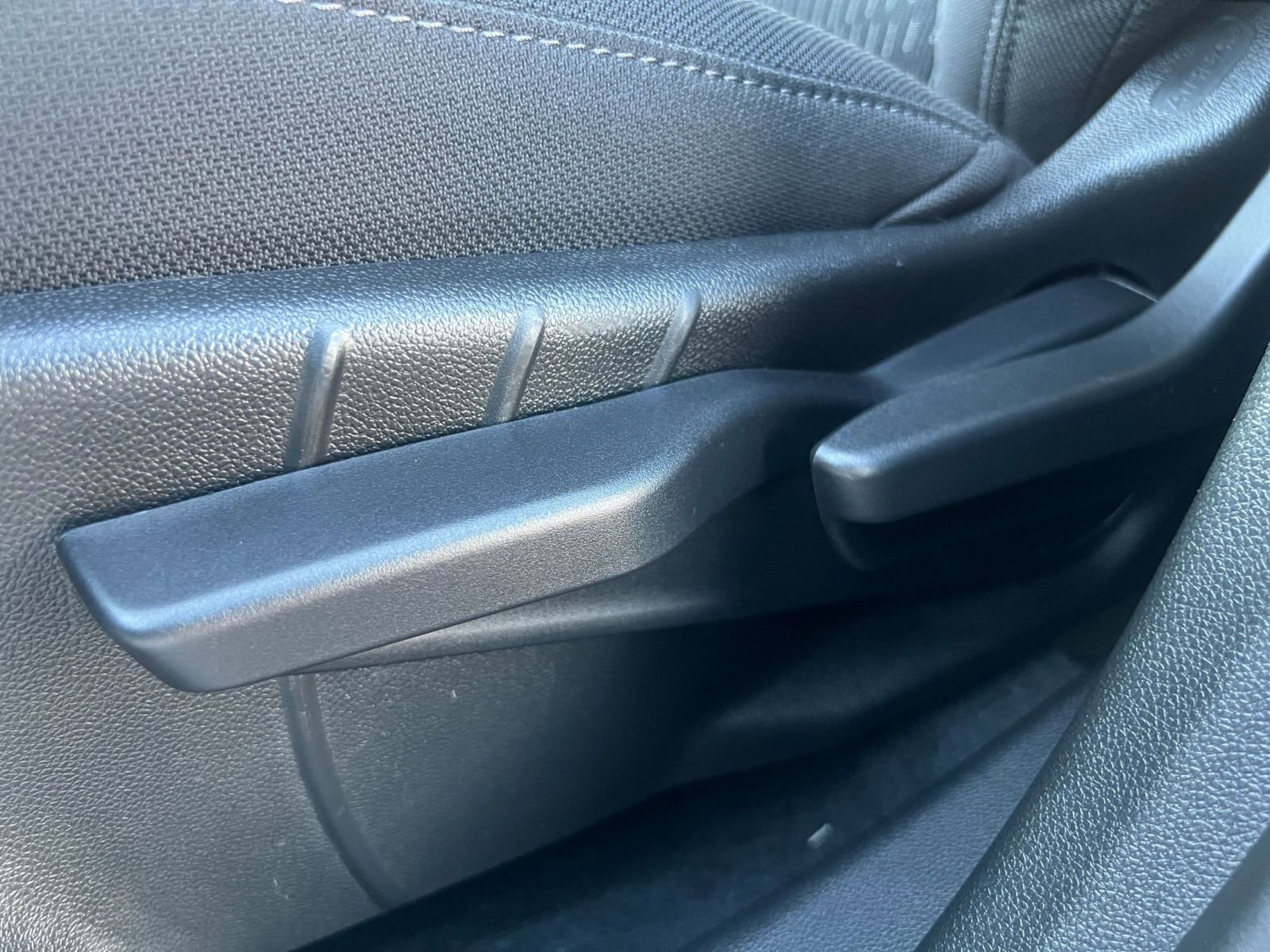 Used 2025 Chevrolet Equinox LT image 23