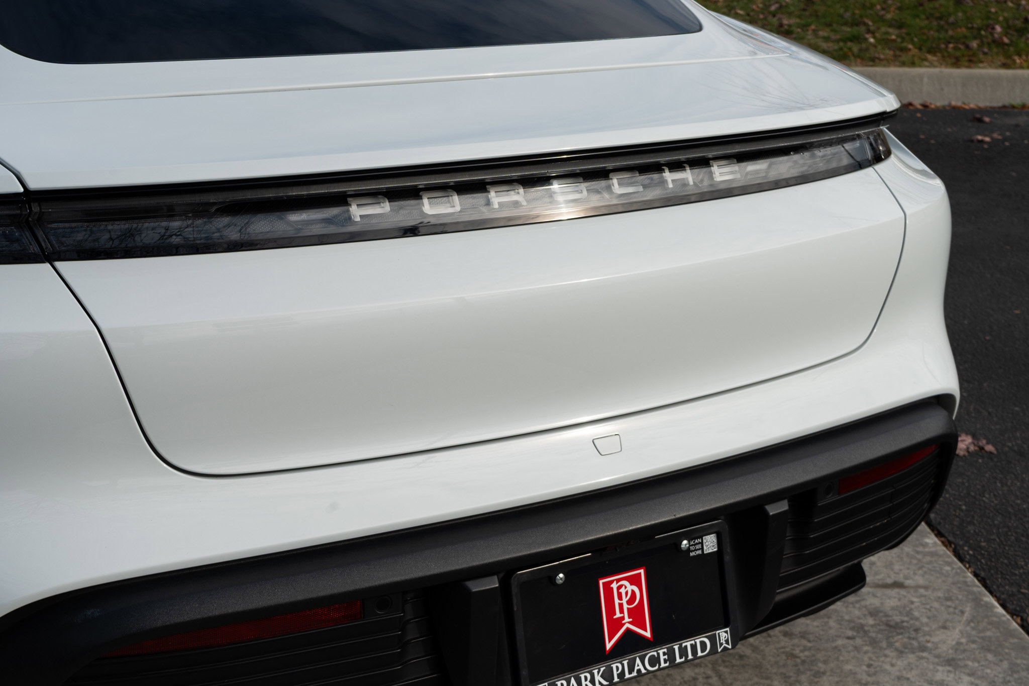 Used 2020 Porsche Taycan 4S image 16