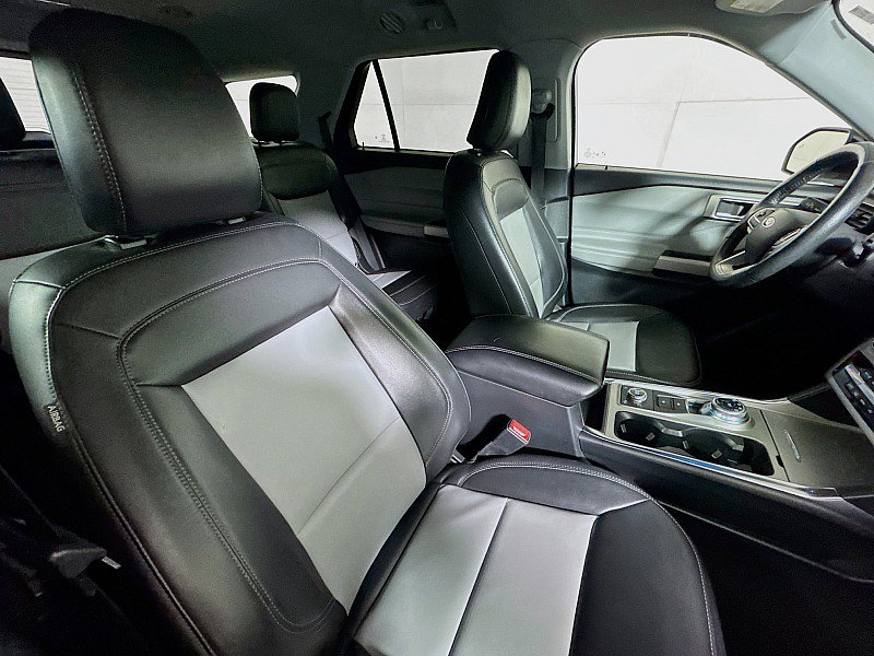 Used 2022 Ford Explorer XLT w/ Equipment Group 202A image 29