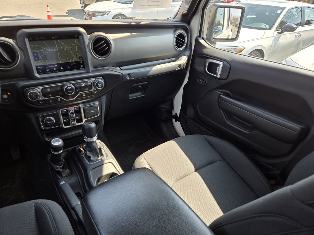 Used 2022 Jeep Gladiator Willys image 13