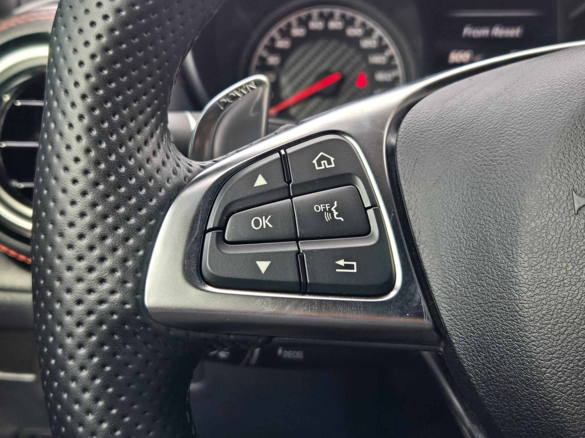 Used 2018 Mercedes-Benz AMG GT Roadster image 27