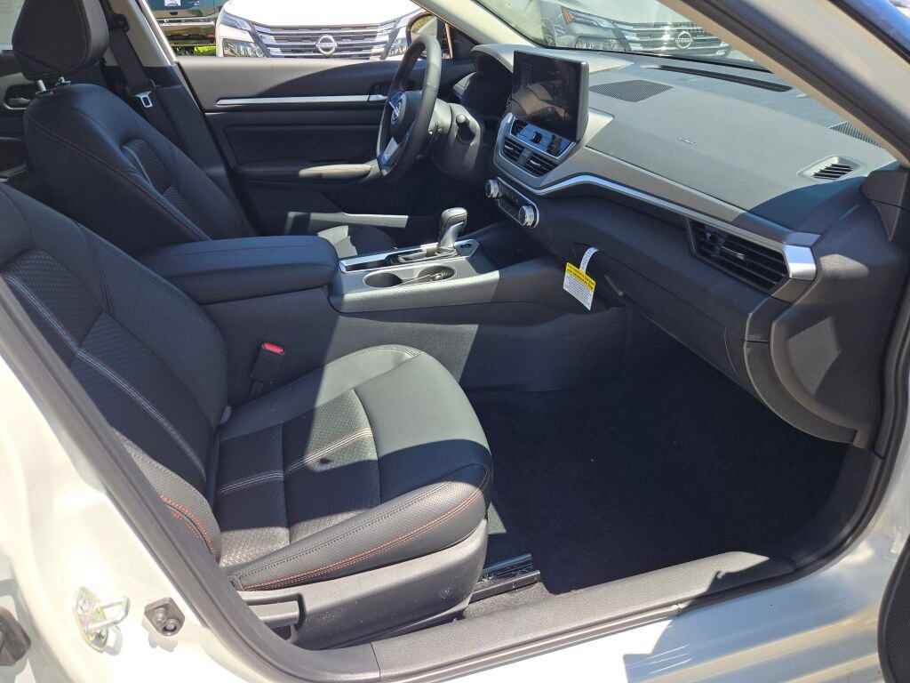 New 2026 Nissan Altima 2.5 SR FWD image 6
