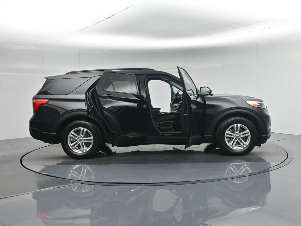 Used 2022 Ford Explorer XLT image 38
