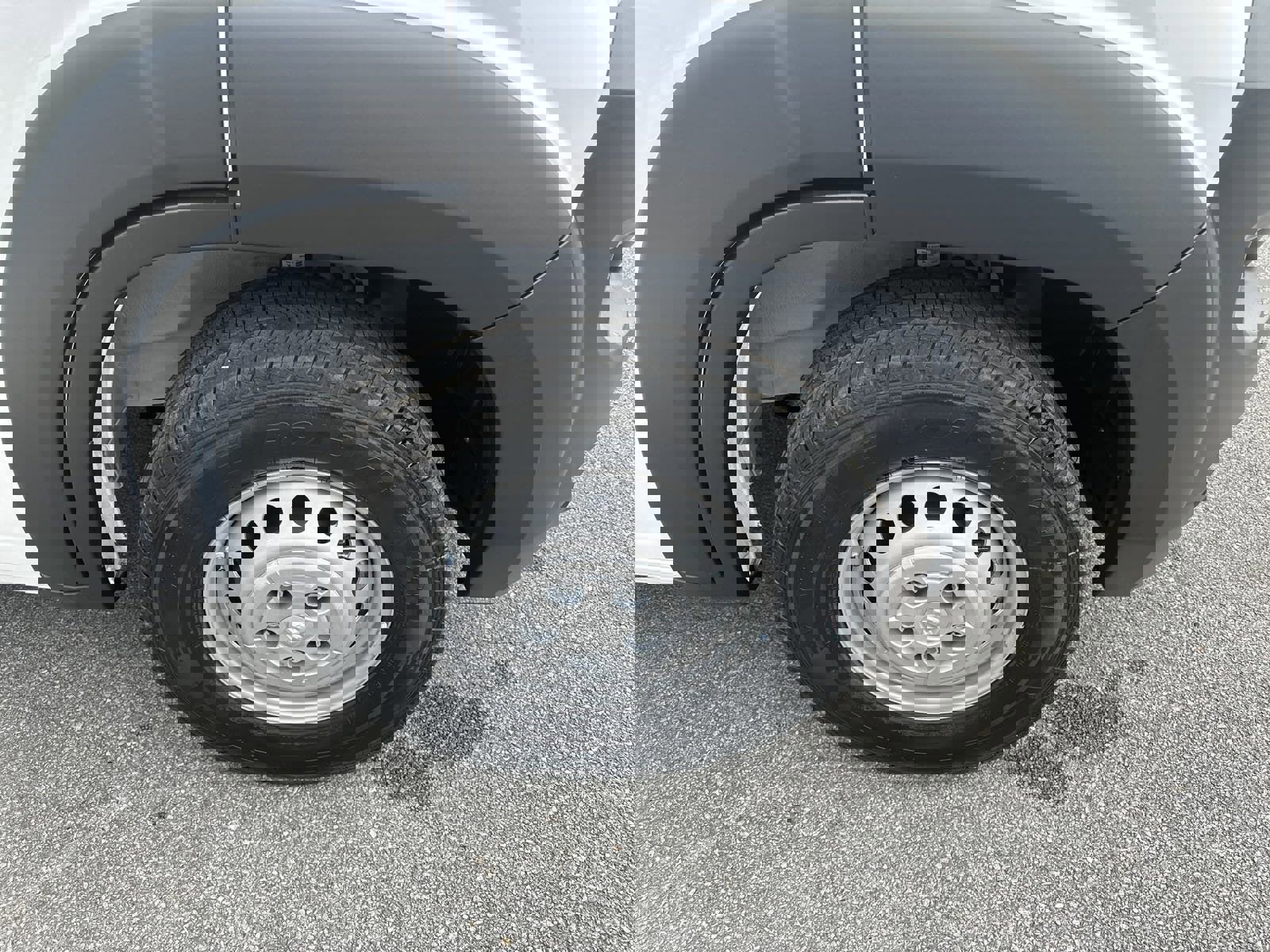 New 2024 RAM ProMaster 2500 w/ Convenience Group image 26