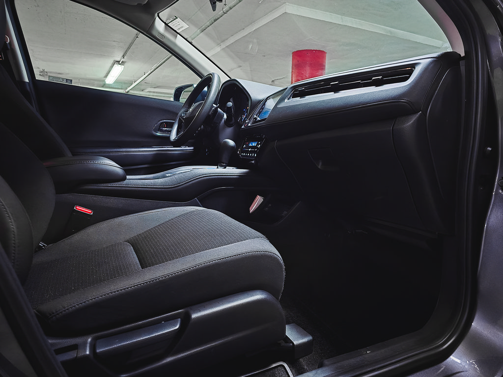 Used 2022 Honda HR-V EX image 32