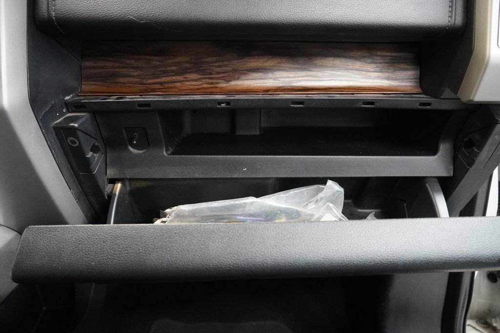 Used 2019 Ford F150 Lariat w/ Trailer Tow Package image 34