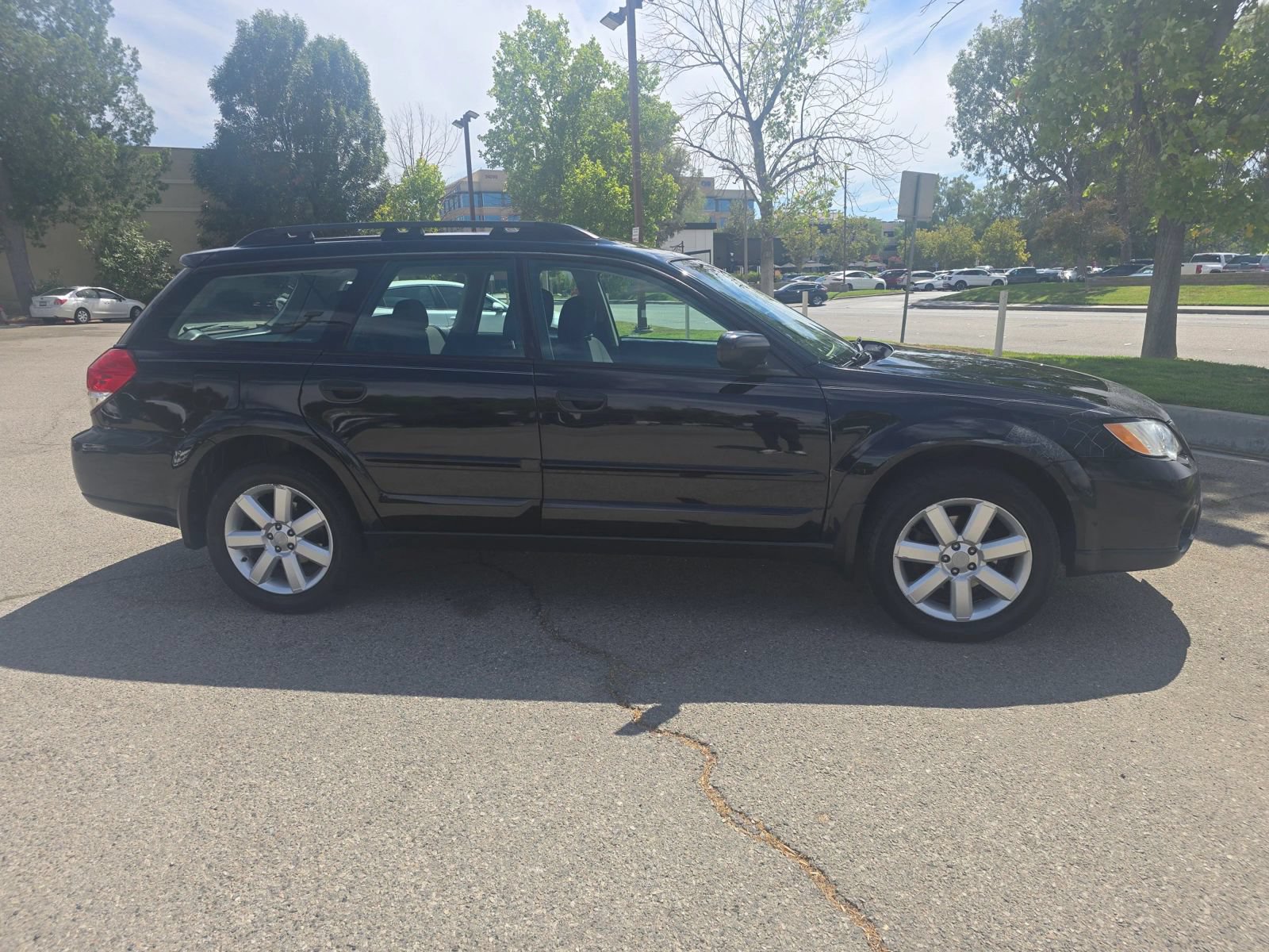 Used 2009 Subaru Outback 2.5i Special Edition AWD/4WD image 4