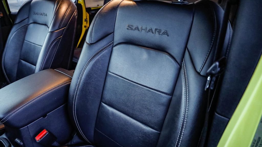 Used 2023 Jeep Wrangler Unlimited Sahara AWD/4WD image 30