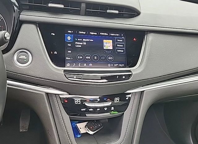 Used 2025 Cadillac XT5 Premium Luxury image 4