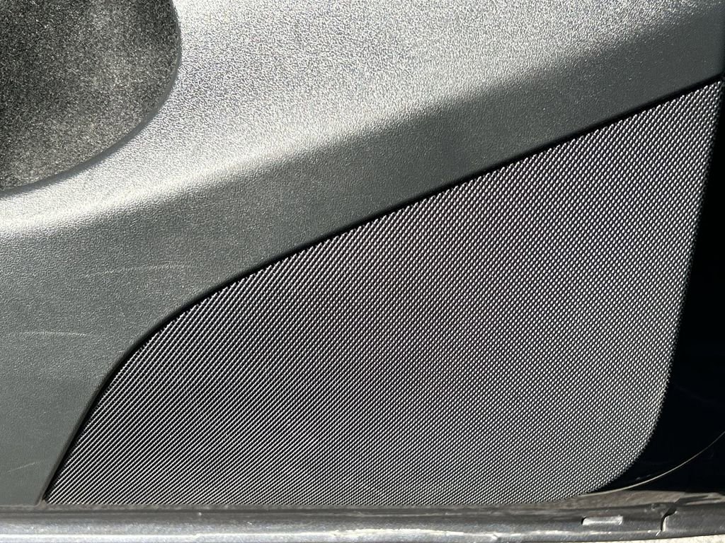 Used 2023 Tesla Model Y 2WD image 24