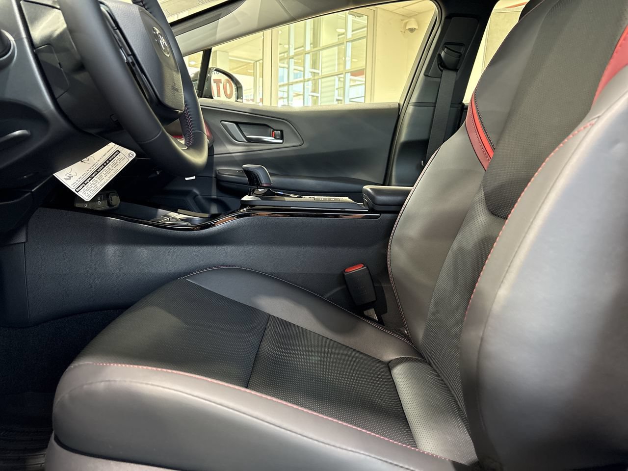 New 2027 Toyota Prius Plug-In Hybrid FWD image 11
