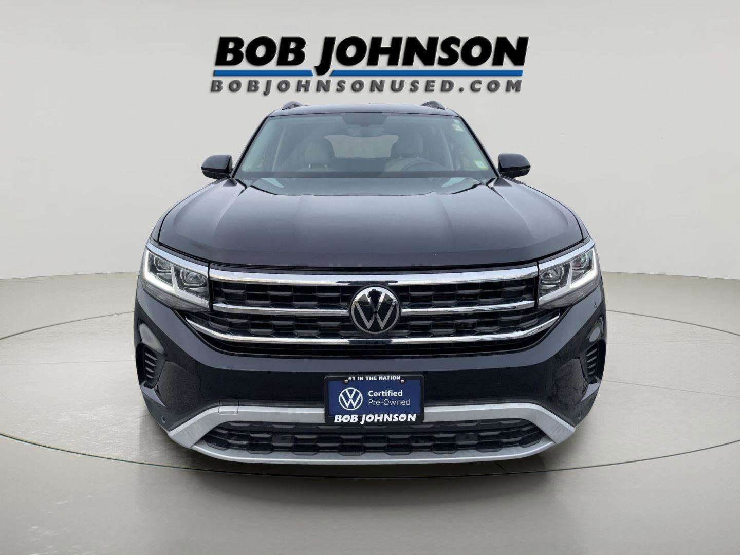 Used 2023 Volkswagen Atlas SE w/ Black Wheel Package image 2