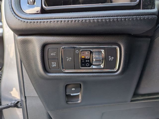 Used 2022 Lincoln Nautilus Reserve image 17