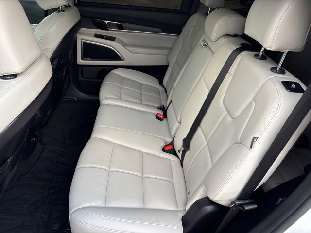 Used 2023 Kia Telluride EX image 14