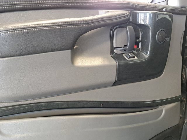 Used 2015 Chevrolet Express 2500 RWD image 18