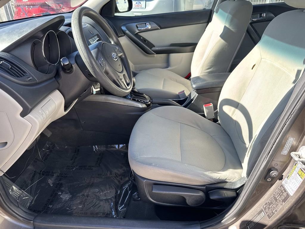 Used 2013 Kia Forte EX image 18