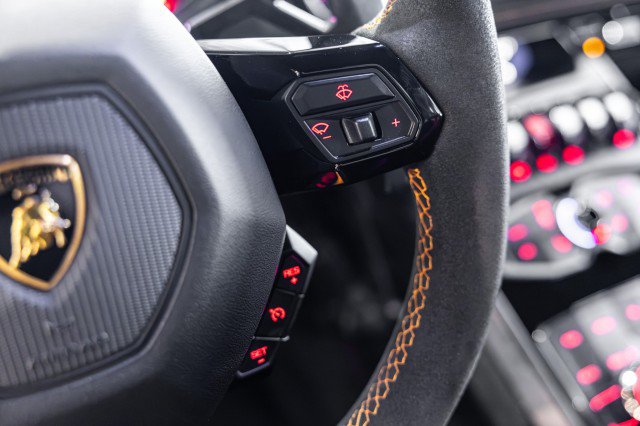 Used 2018 Lamborghini Huracan Performante AWD/4WD image 49