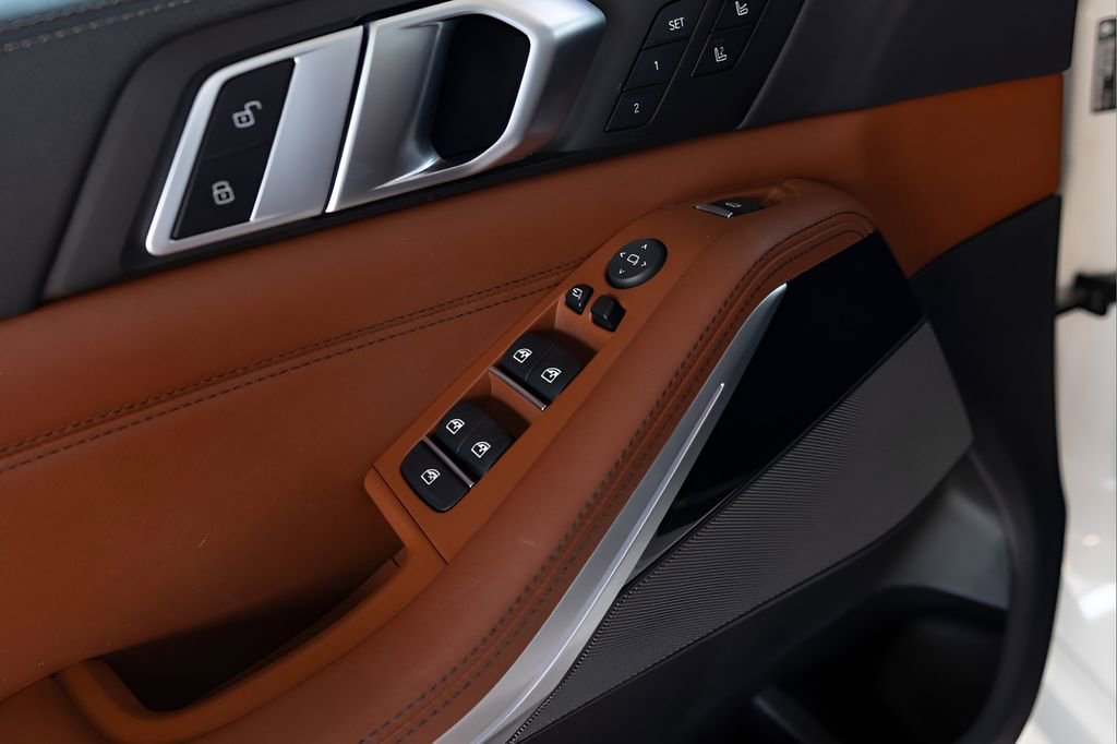 Used 2022 BMW X5 M50i w/ Executive Package AWD/4WD image 23