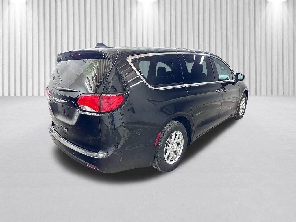 New 2026 Chrysler Voyager LX image 5