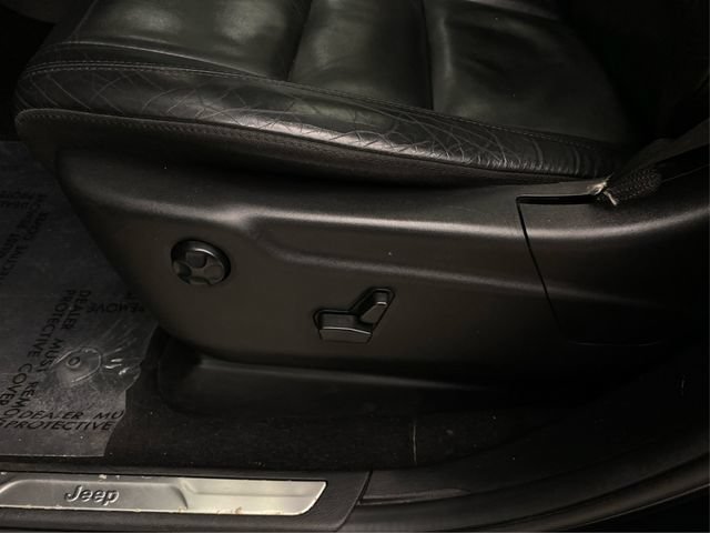 Used 2021 Jeep Grand Cherokee Limited AWD/4WD image 25