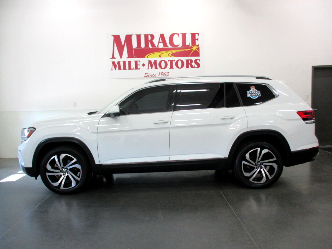 Used 2021 Volkswagen Atlas SEL Premium image 2