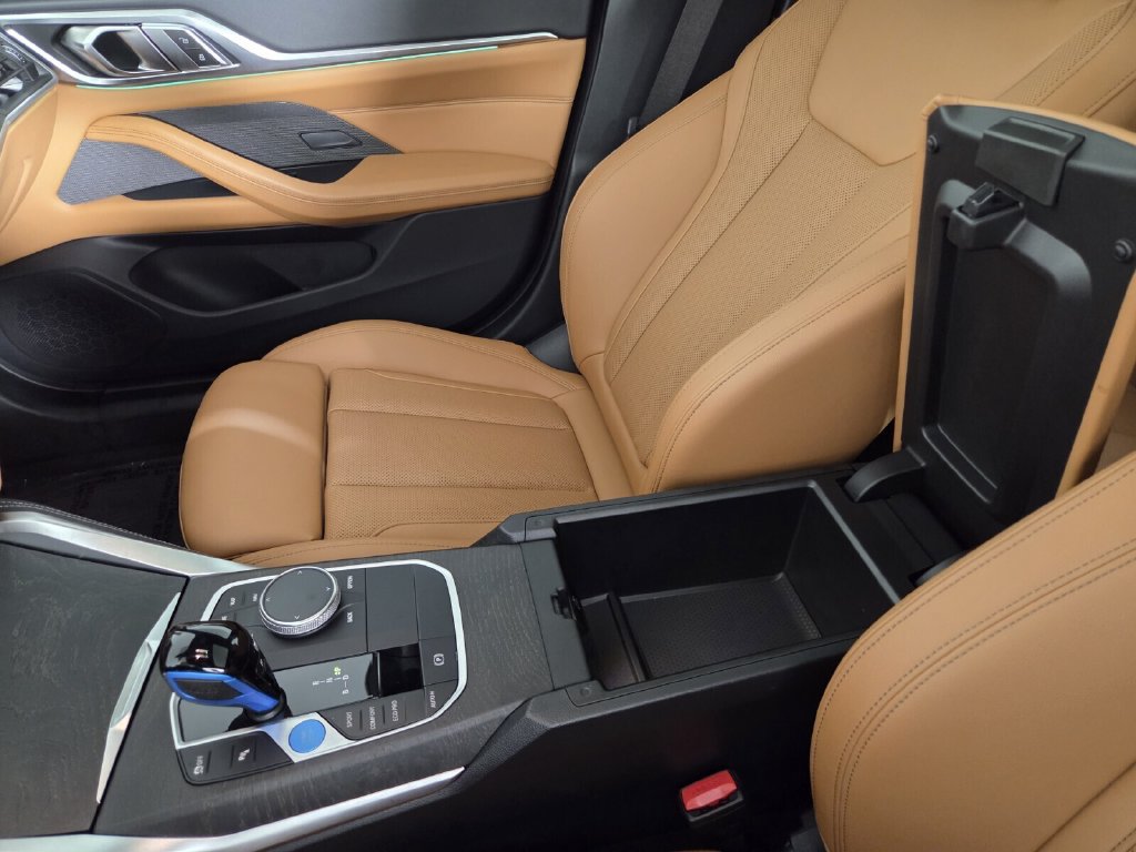 Used 2023 BMW i4 eDrive40 w/ M Sport Package RWD image 20